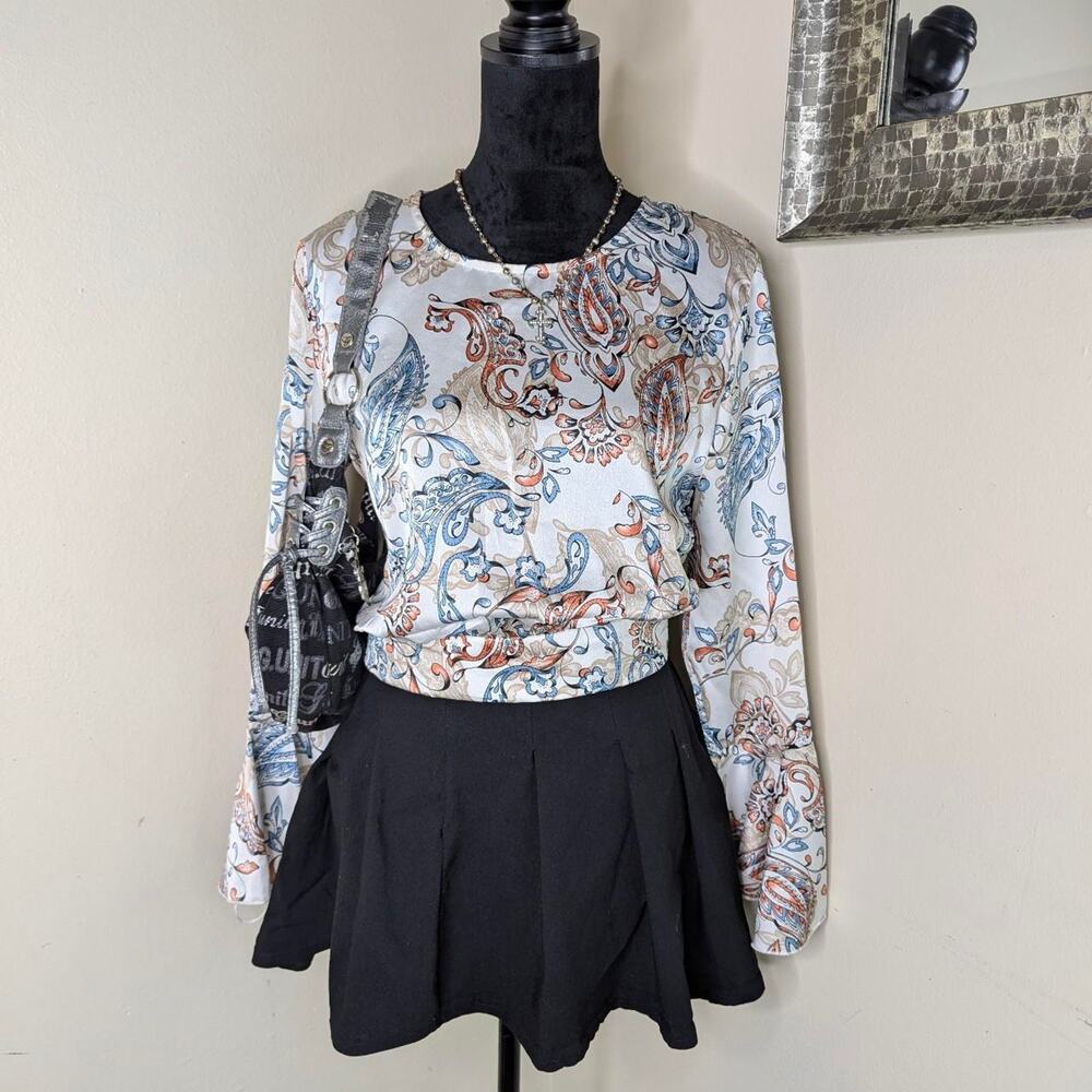 White and blue paisley print blouse small